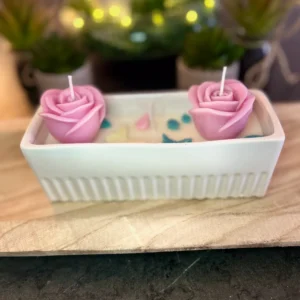 Terrario de Primavera es una vela artesanal inspirada en la frescura y suavidad de la primavera.